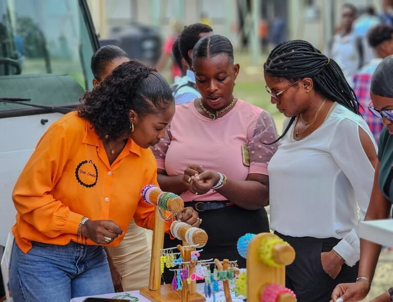 Encourager l’entrepreneuriat chez les jeunes Jérémiens : urgence et opportunité