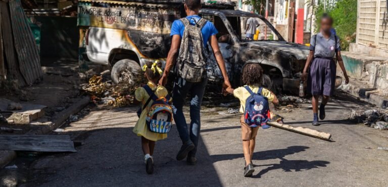 Ayiti : la faim, la peur et la promesse brisée d’un avenir qu’on attend toujours