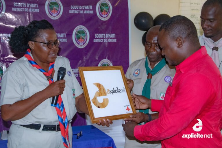 Explicite NET, membres et partenaires honorés par le district scout de Jérémie